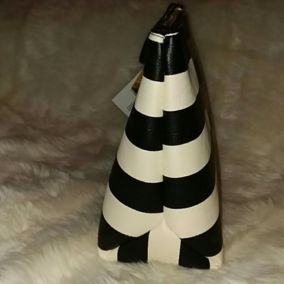 NWT Limited Betsey Johnson Charging Crossbody Wris - Picture 6 of 8